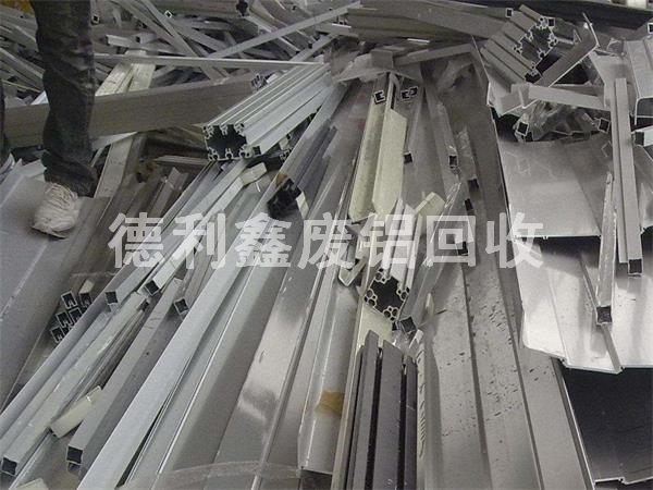 ���T���ՏU�X���X�Ͻ���գ��X������